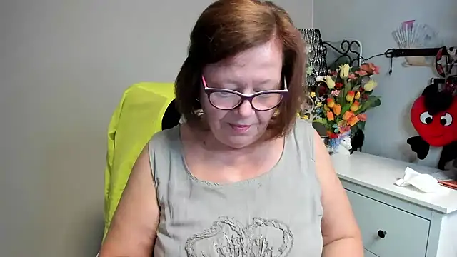 Snapshot of Adelewildx chatting on June 5, 7:14 am Adelewildx online show from June 5, 7:14 am