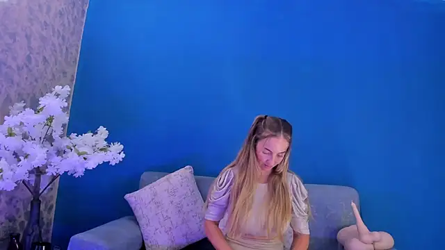 BellaMarieX online show from April 11, 8:35 pm