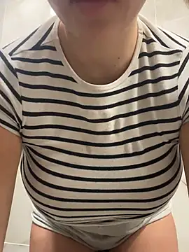 Snapshot of Liiaa chatting on March 5, 6:23 pm Liiaa online show from March 5, 6:23 pm