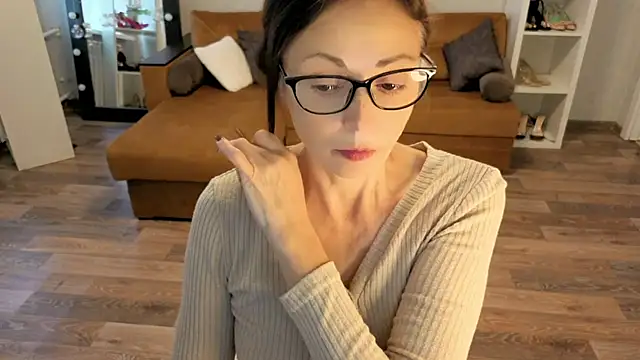 CaringSophie online show from October 31, 9:10 am