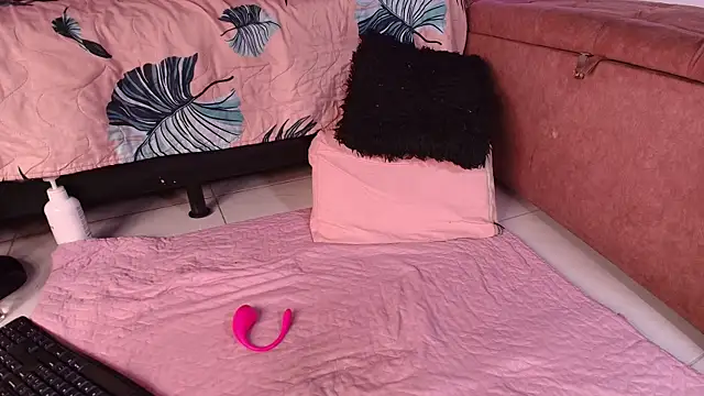 emyli sw  online show from January 8, 9:10 am