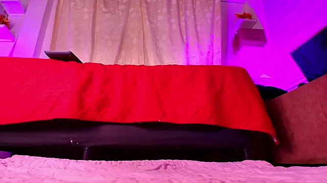 emyli sw  online show from February 4, 3:11 am