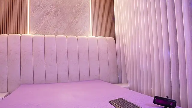 emyli sw  online show from March 13, 3:24 am