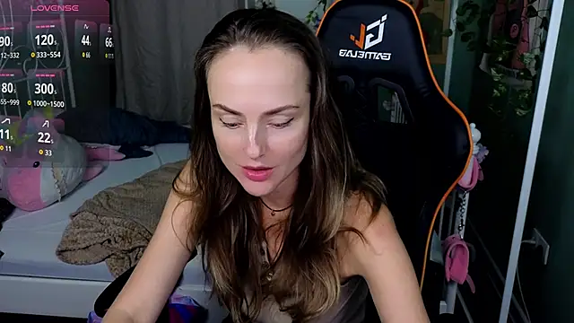 Snapshot of SuchArt_ chatting on September 22, 3:25 pm SuchArt online show from September 22, 3:25 pm