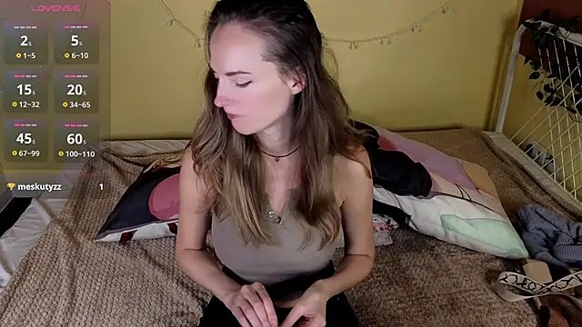 Snapshot of SuchArt_ chatting on September 24, 3:37 pm SuchArt online show from September 24, 3:37 pm