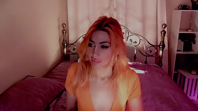 Snapshot of AnnieGOld_ chatting on December 23, 3:29 am AnnieGOld  online show from December 23, 3:29 am