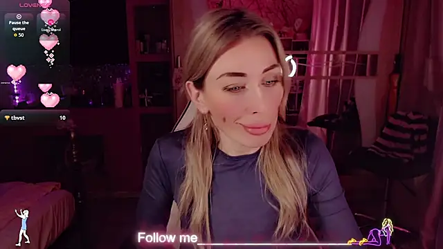 AnnieGOld  online show from March 15, 12:16 am