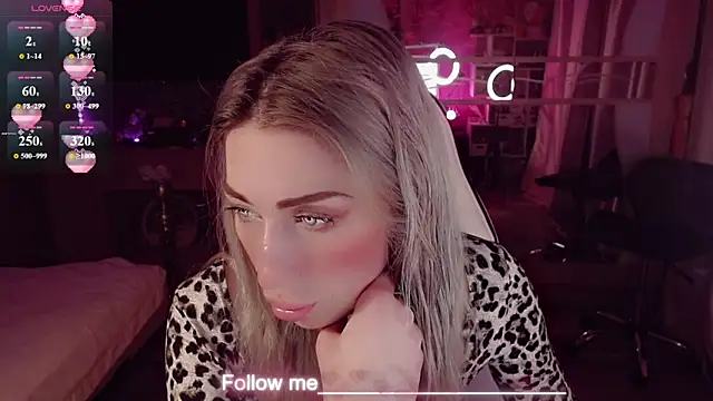 AnnieGOld  online show from March 28, 11:26 pm