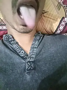 dreamtoungelick69 online show from April 2, 8:17 pm