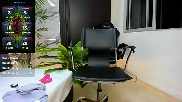 pamelajackson online show from December 9, 12:45 am