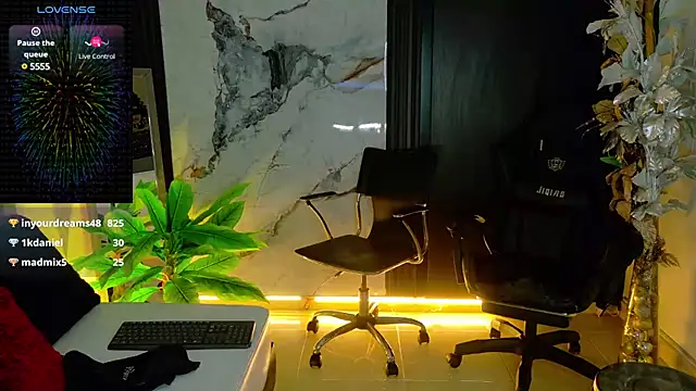 pamelajackson online show from January 4, 12:48 am