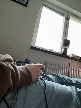 adam123456654321 online show from December 30, 1:25 pm