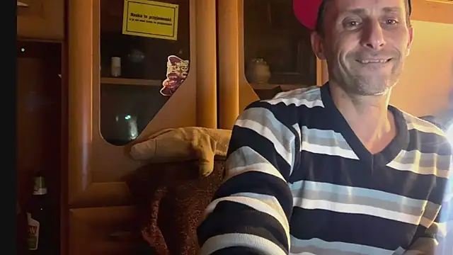 Snapshot of FireFox_Feel chatting on November 7, 7:58 pm FireFox Feel online show from November 7, 7:58 pm