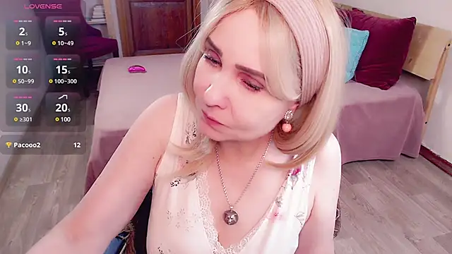  unique cam  online show from December 7, 8:22 am