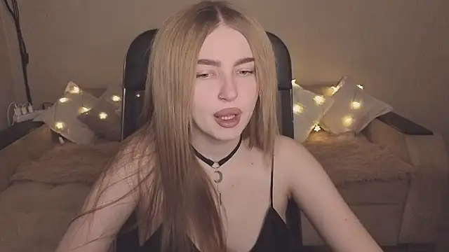 ViolettaLopez online show from November 28, 12:08 pm