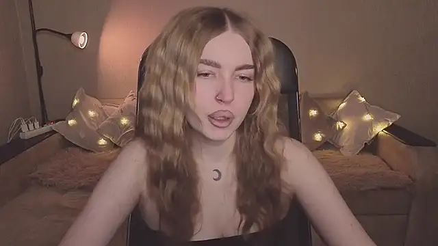 ViolettaLopez online show from February 18, 2:35 pm