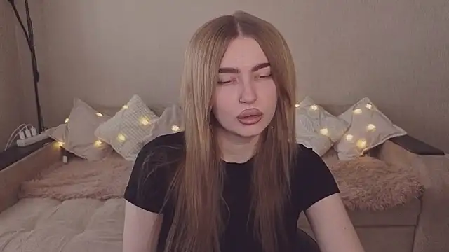 ViolettaLopez online show from April 15, 1:07 pm