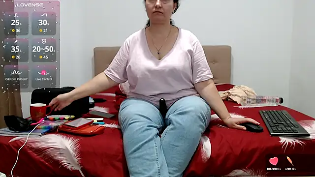 BBW MILF 4U online show from October 15, 6:35 am