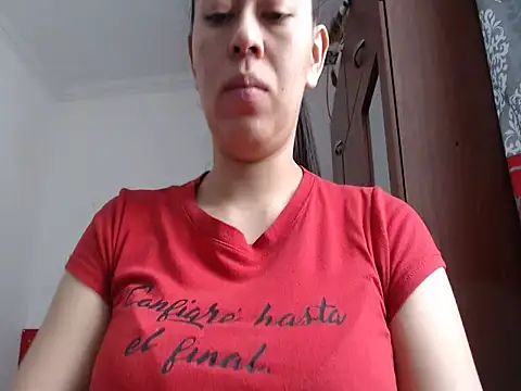 Snapshot of mayhott2 chatting on February 17, 6:26 pm mayhott2 online show from February 17, 6:26 pm