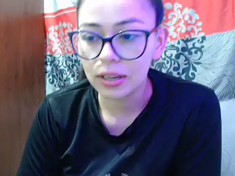 Snapshot of mayhott2 chatting on March 9, 10:30 pm mayhott2 online show from March 9, 10:30 pm