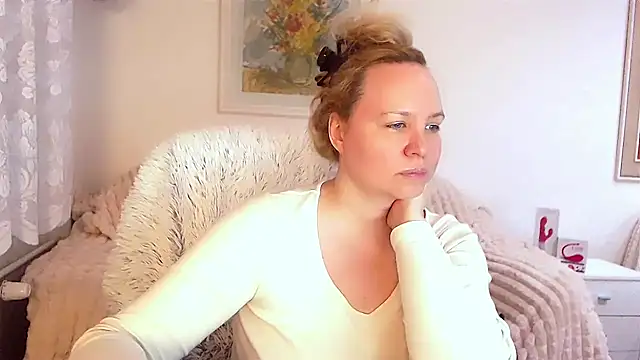 Sarah4you online show from January 24, 9:37 pm