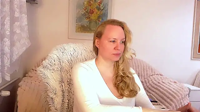 Sarah4you online show from February 24, 9:52 pm