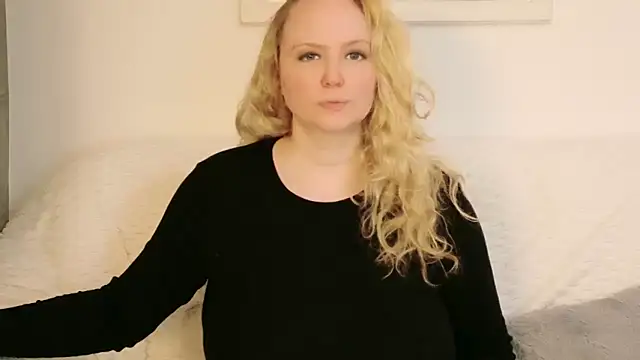 Sarah4you online show from March 9, 5:28 pm