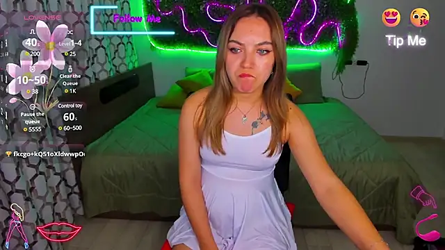 Snapshot of LucyJackson chatting on March 8, 1:36 pm LucyJackson online show from March 8, 1:36 pm