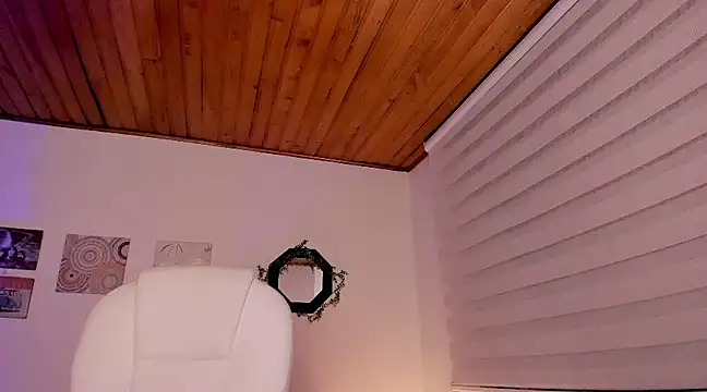 kinky rider online show from December 8, 11:40 pm