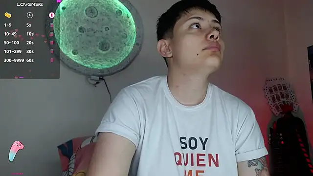 girl intense444 online show from January 24, 1:03 pm