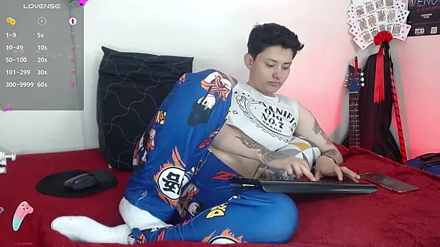 girl intense444 online show from February 11, 4:13 pm