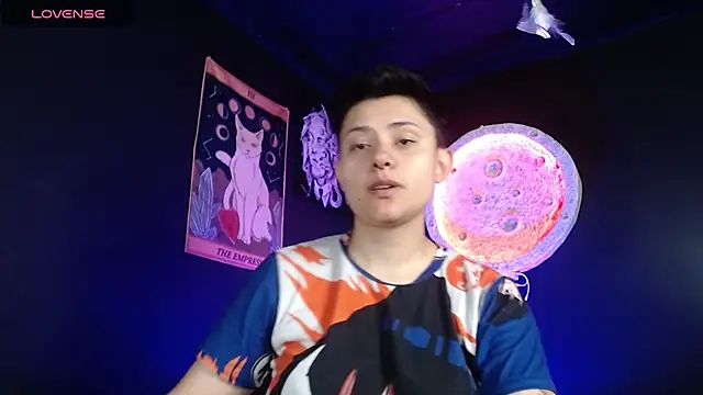 girl intense444 online show from November 11, 1:00 pm