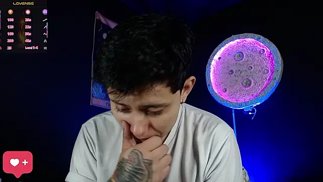 girl intense444 online show from March 12, 1:06 pm