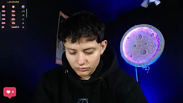 girl intense444 online show from March 30, 12:50 pm