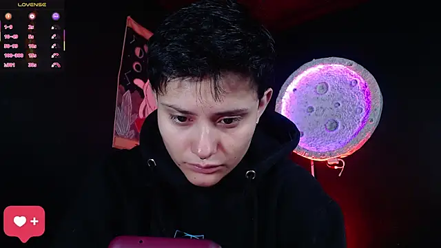 girl intense444 online show from April 10, 1:38 pm