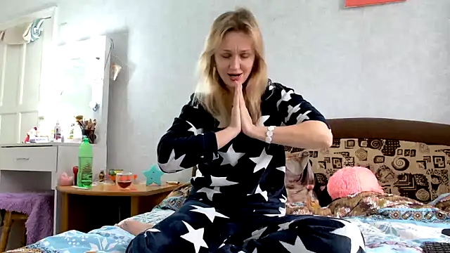 ModelEva online show from January 25, 9:47 am