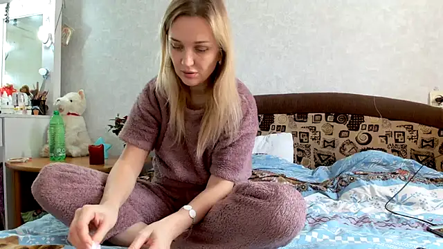 ModelEva online show from February 14, 9:56 am