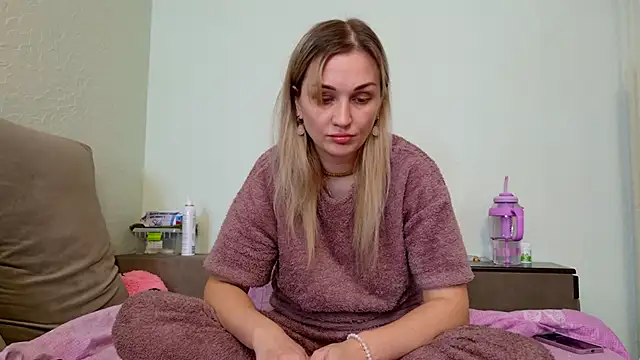 Snapshot of ModelEva chatting on February 15, 11:08 am ModelEva online show from February 15, 11:08 am