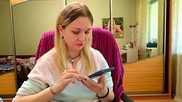 ModelEva online show from May 5, 8:44 am