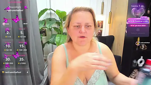 Snapshot of ScarlettSoft chatting on June 29, 5:46 am ScarlettSoft online show from June 29, 5:46 am