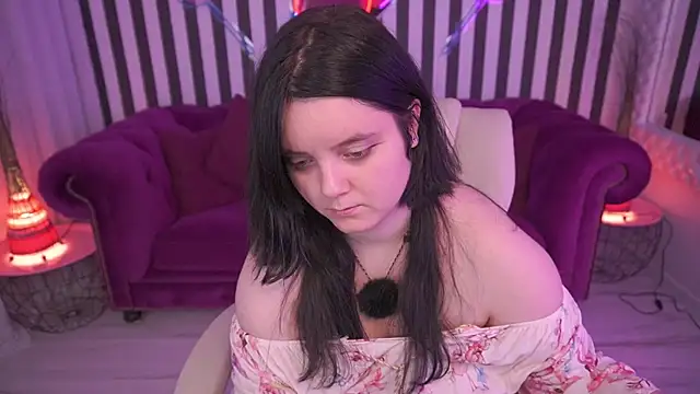 LittleShyy online show from July 18, 1:26 pm