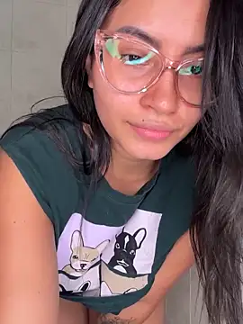 PaulinaBelushi online show from December 11, 11:43 pm