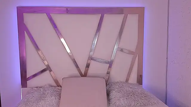 PaulinaBelushi online show from January 15, 2:06 am