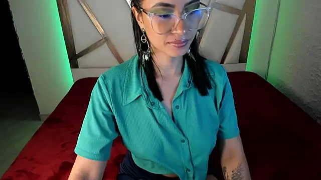 Snapshot of PaulinaBelushi chatting on July 23, 10:51 pm PaulinaBelushi online show from July 23, 10:51 pm