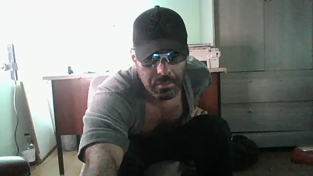 Snapshot of MILITARS chatting on June 27, 12:15 am MILITARS online show from June 27, 12:15 am