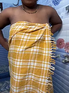 Dhiyapink online show from February 8, 12:39 pm