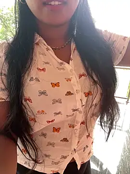 Dhiyapink online show from March 11, 6:00 am