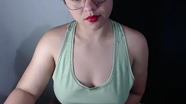 Snapshot of lizbodu chatting on May 3, 2:39 am lizbodu online show from May 3, 2:39 am