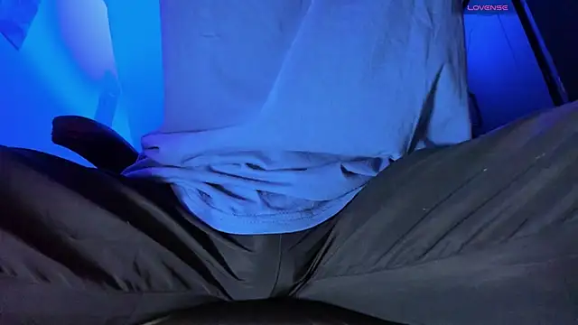 Alex smith00 online show from December 14, 1:06 am