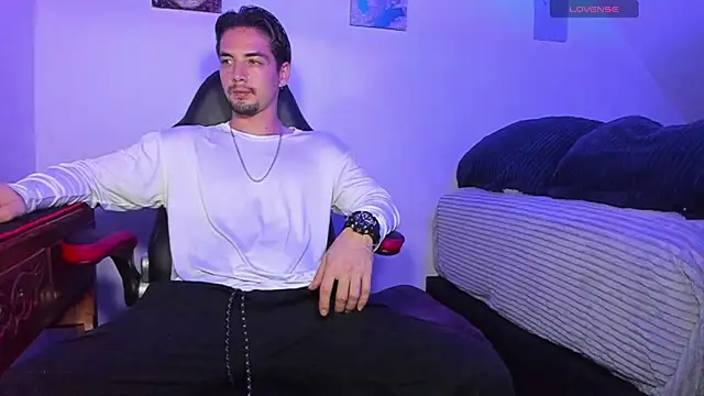 Alex smith00 online show from January 19, 1:10 am